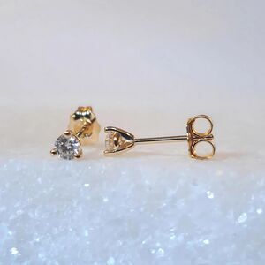 0.20 CTW Diamond Three Prong Martini Stud Earrings, solid 14k yellow gold